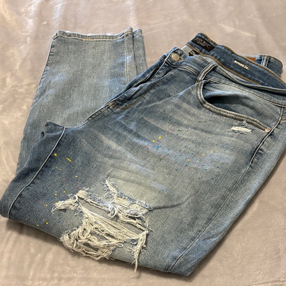 Judy Blue Light Blue Distressed Boyfriend Jeans with Paint-Splatter size 22W